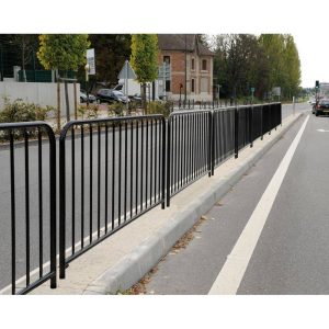 BARRIÈRE à barreaux
