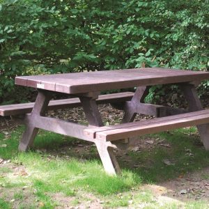 TABLE PIQUE-NIQUE MONOBLOC
