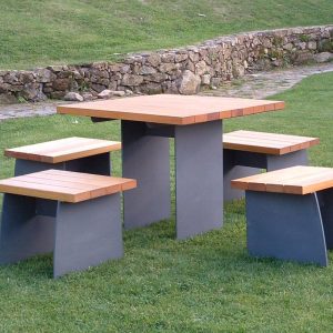 TABLE HAUTE TANGO